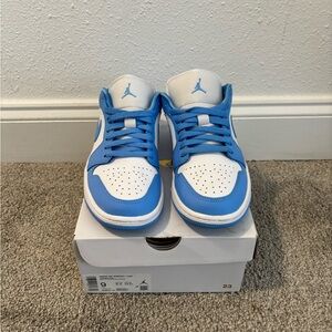 Nike Air Jordan 1 Low UNC Women's Size 9 University Blue/White Carolina Blue